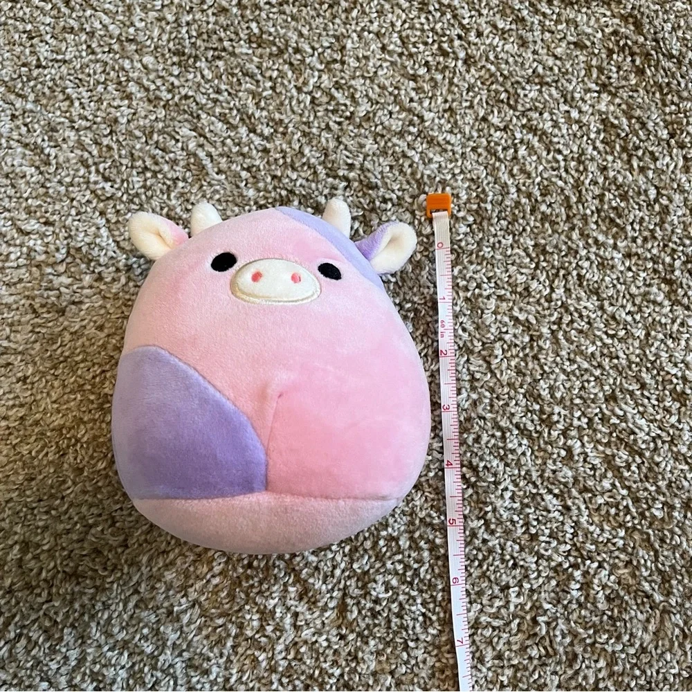 Mini cow squishmallow